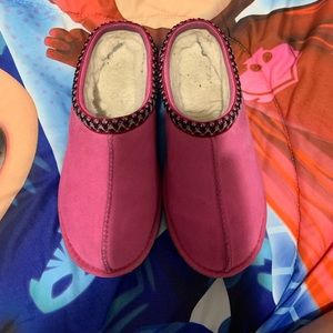 Uggs Slippers Size 4